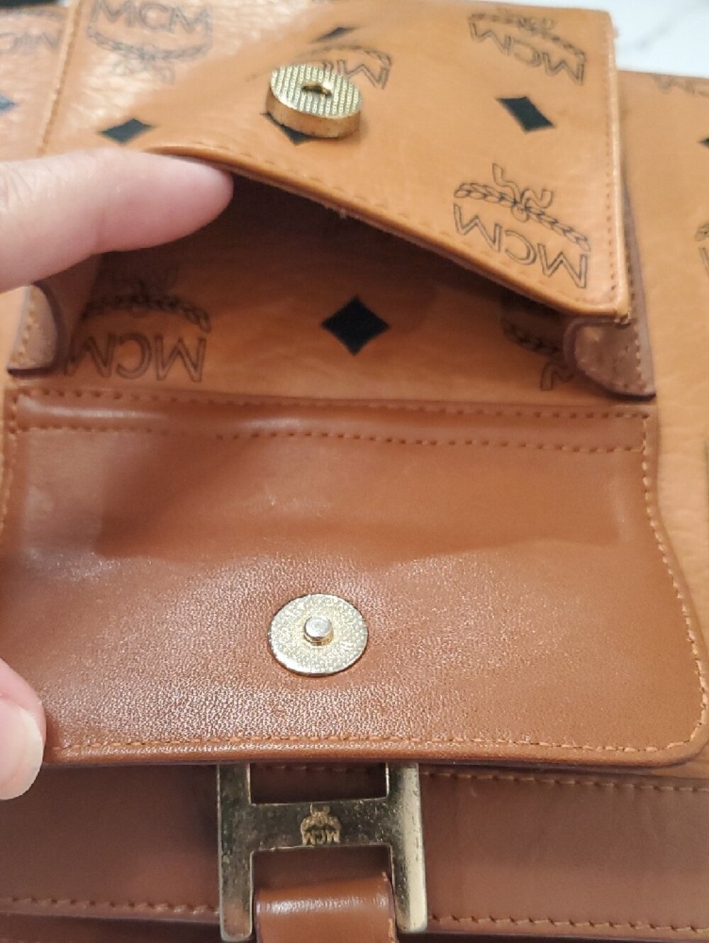 Vintage MCM Milla Cognac Visetos Leather Dual-Pocket Tite Bag🤎 - Picture 10 of 16